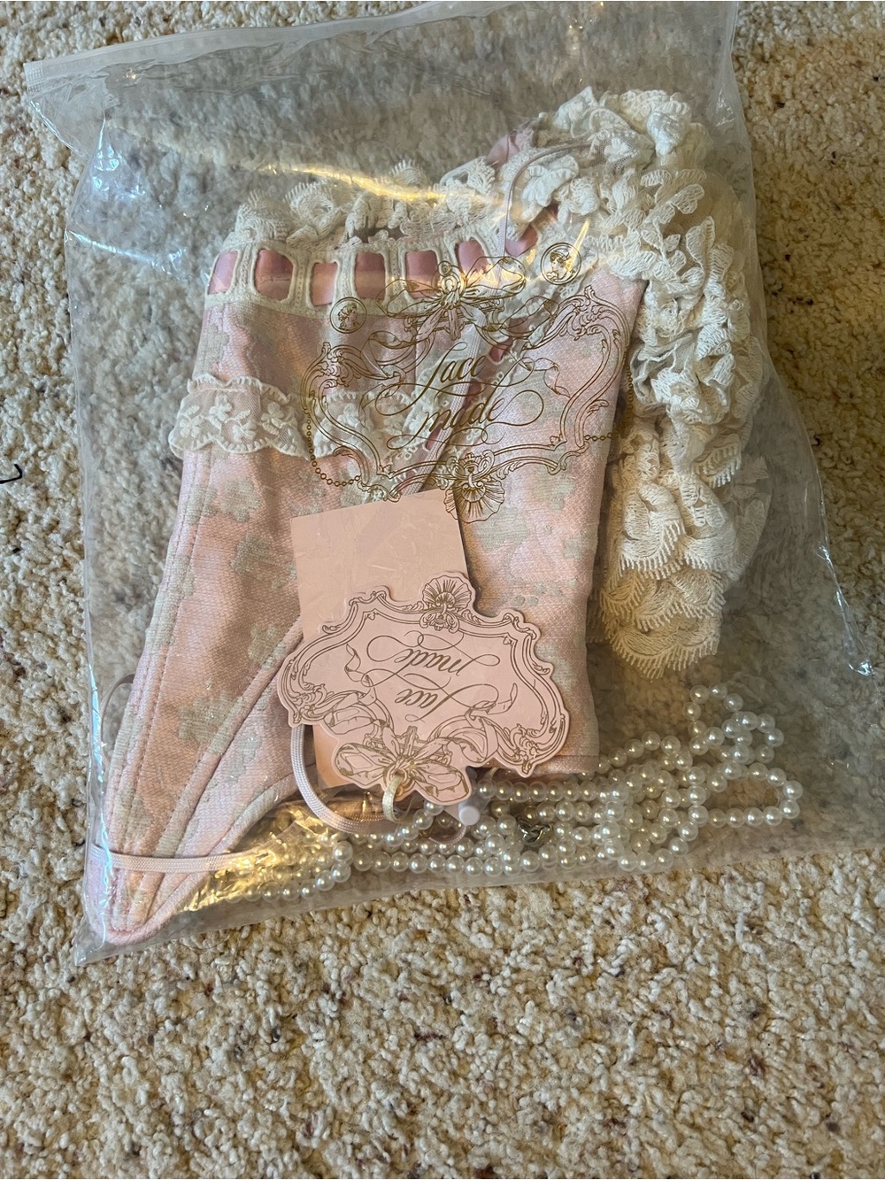 Vintage-Inspired Off-Shoulder Lacemade Corset Top - Picture 4 of 8